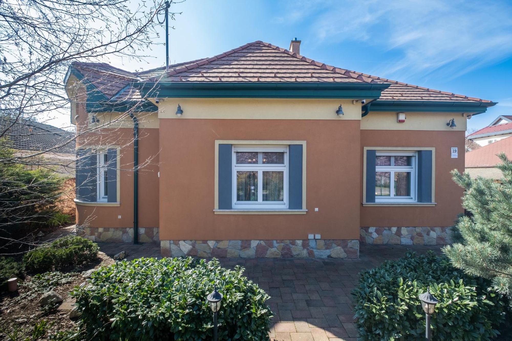 Giovanni'S Airport House Budapeszt Zewnętrze zdjęcie